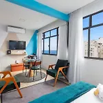 CaviRio - NSC1006 Studio Copacabana beach view